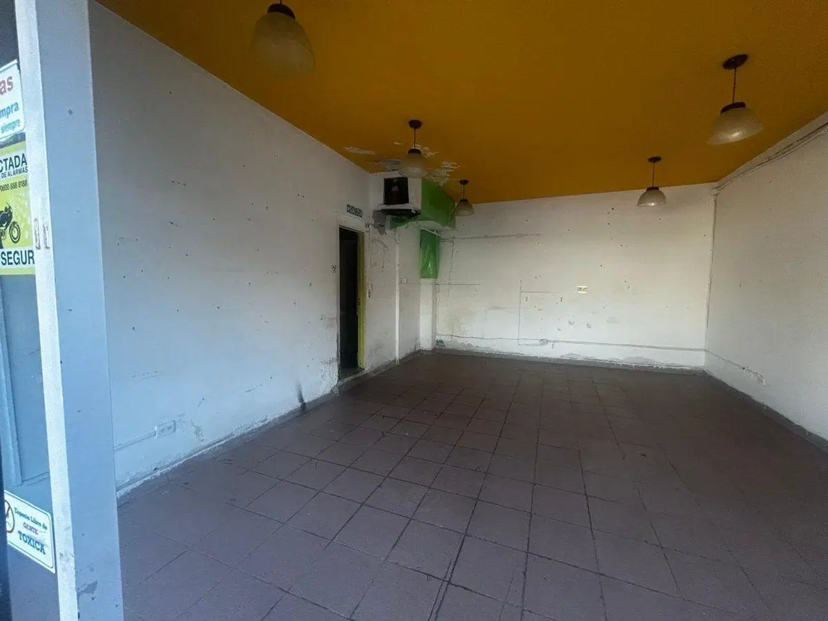Local en Venta en La Boca – Ubicación Estratégica 5