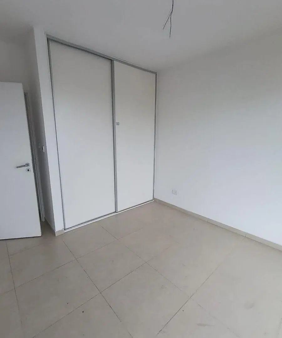 VENTA 2 AMB. A ESTRENAR EN FLORESTA 3