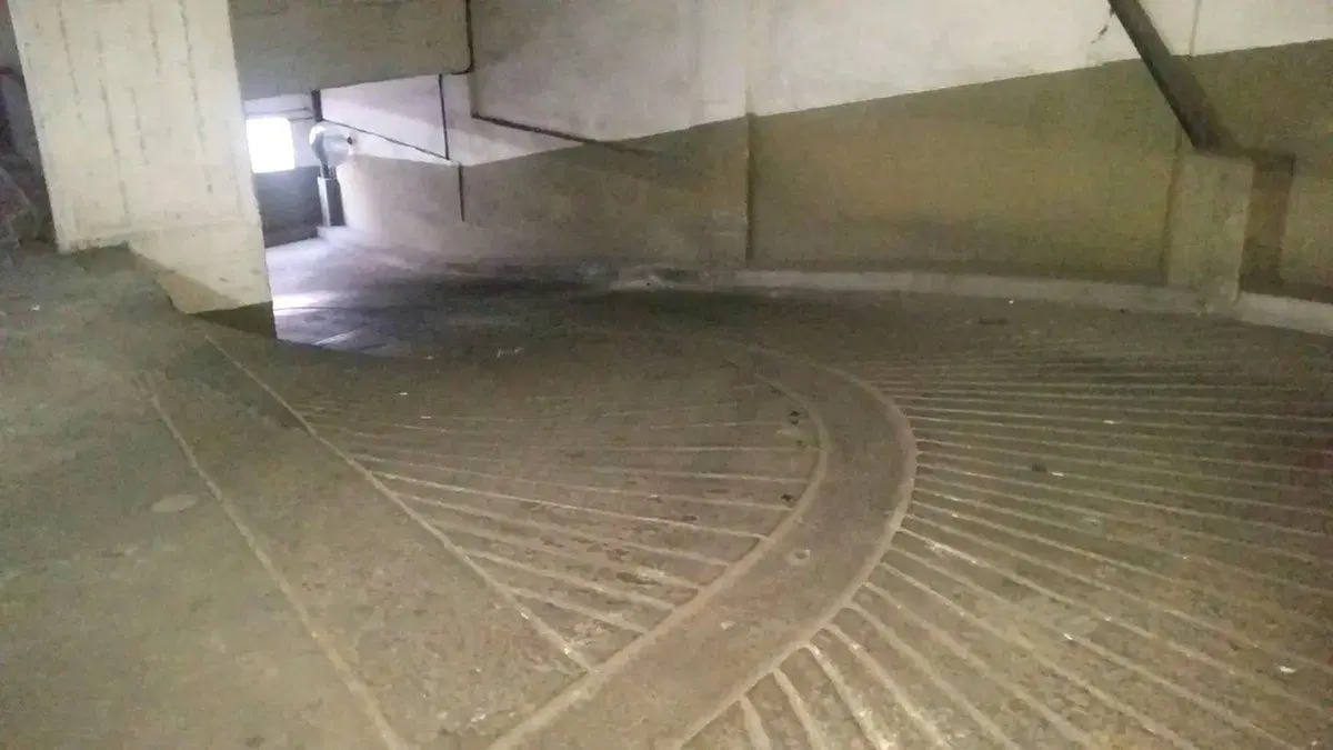 VENTA COCHERA CUBIERTA EN MICROCENTRO 2