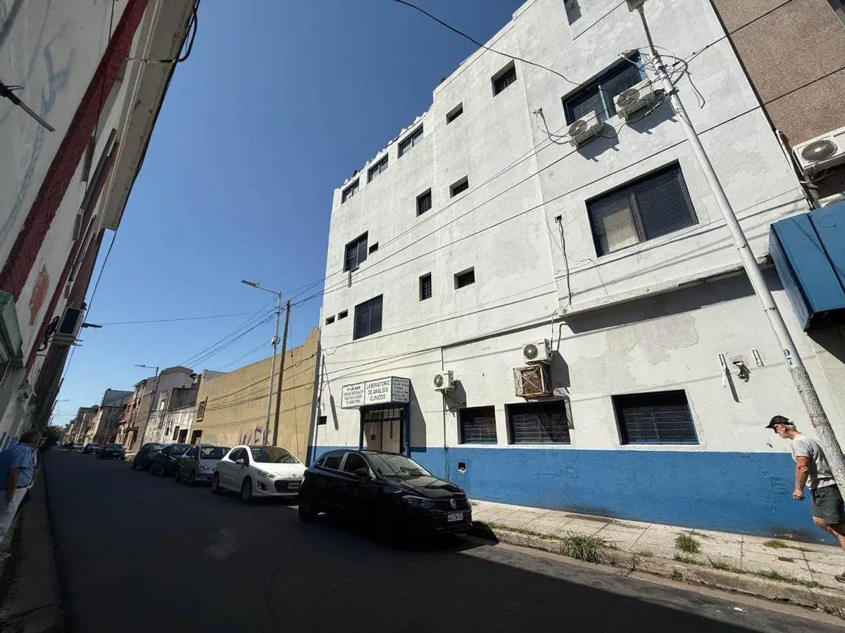 Avellaneda - Edificio/Centro médico ambulatorio 3