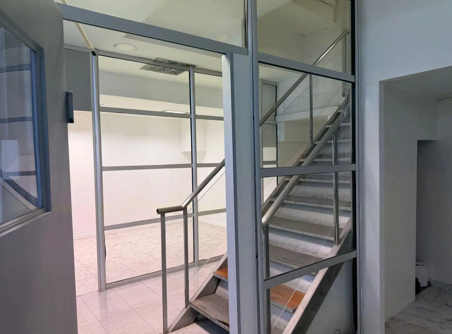 Venta Local c/ Subsuelo y Oficinas | Apto T. Rubro 4