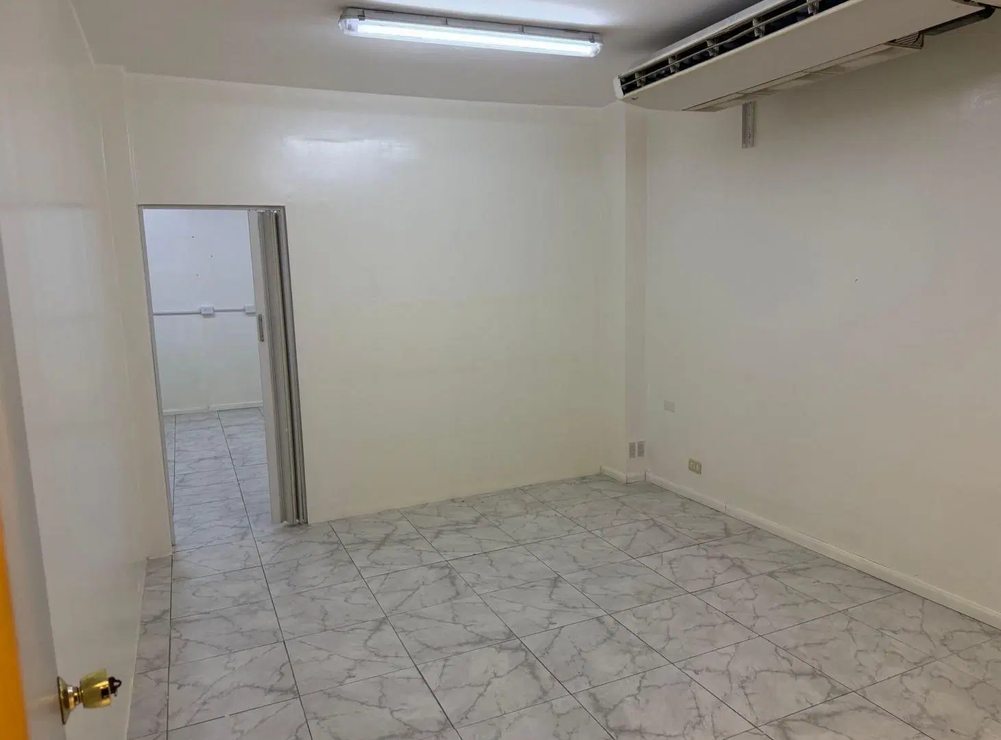 Alquiler Local c/ Subsuelo /Oficinas Apto T. Rubro 4