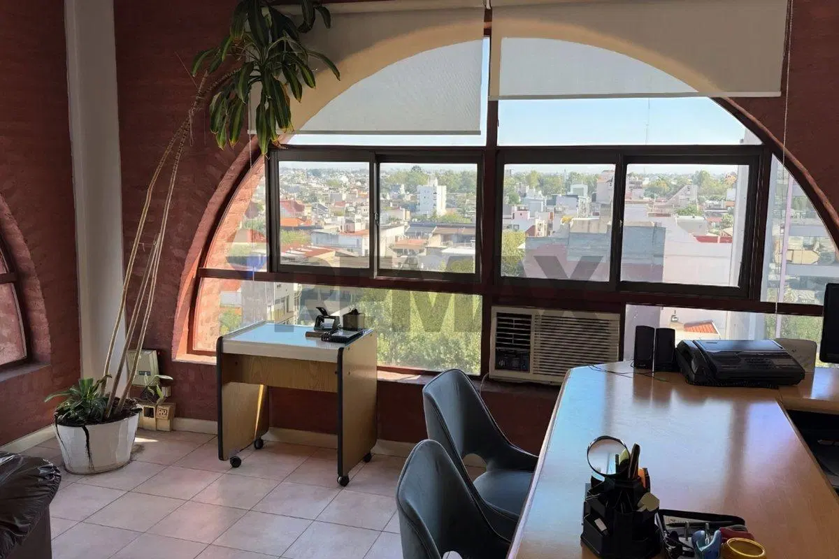 VENTA OFICINA 3 AMBIENTES CON COCHERA EN SAN JUSTO 4