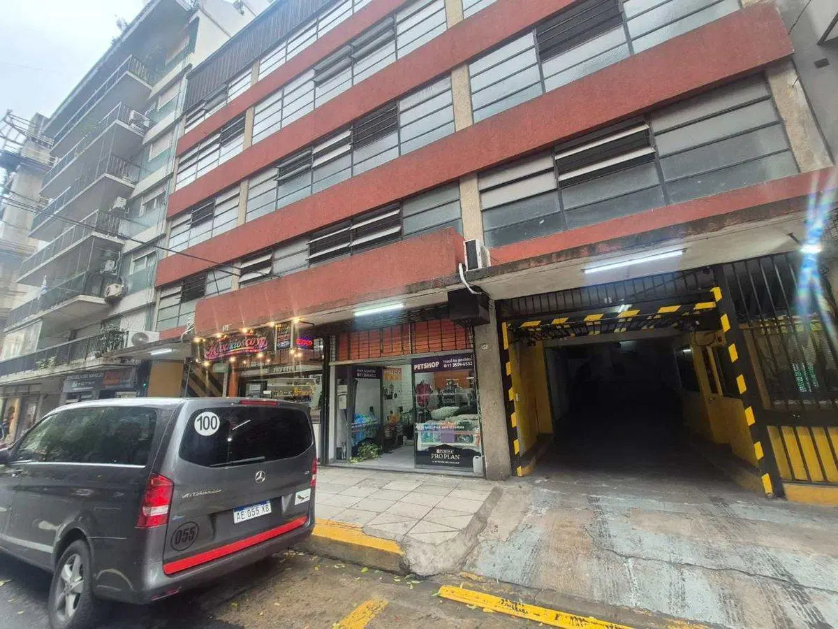 Venta cochera en Belgrano fija y cubierta 3