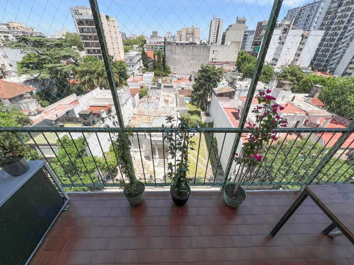 DPTO 3 AMB CON OFICINA, BALCÓN AL FRENTE Y COCHERA 2