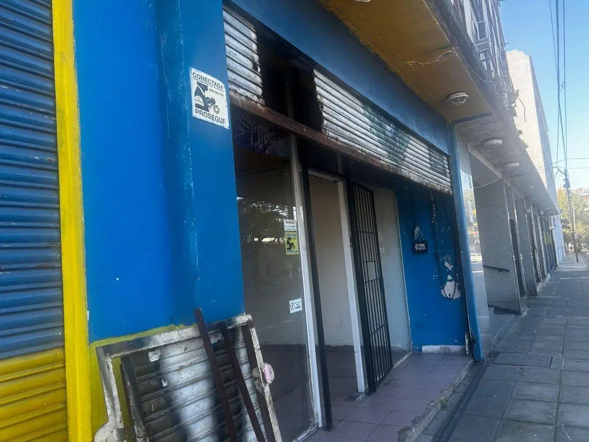 Local en Venta en La Boca – Ubicación Estratégica 4