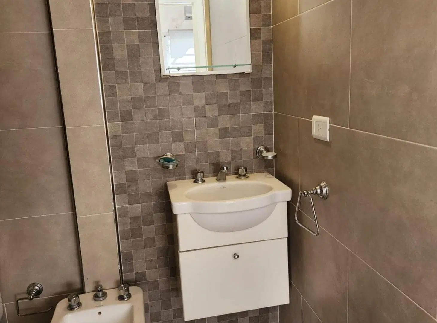 VENTA DTO 2 AMBIENTES CON COCHERA VILLA LUZURIAGA 2