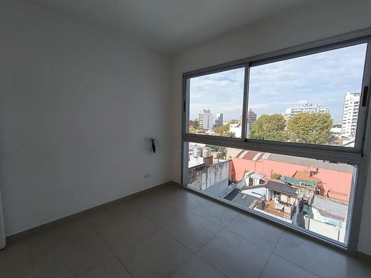 VENTA 2 AMB. A ESTRENAR EN FLORESTA 5