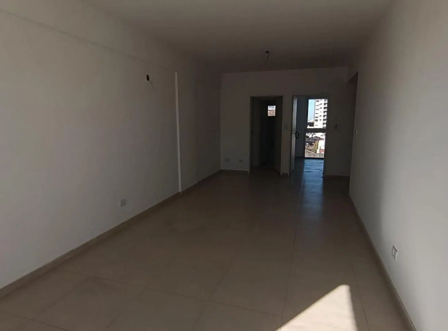 VENTA 2 AMB. A ESTRENAR EN FLORESTA 2