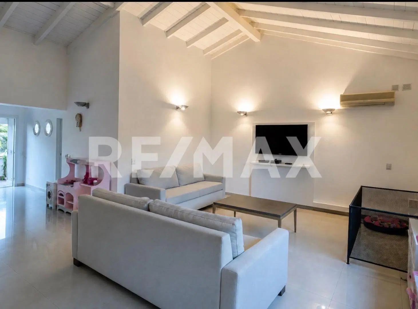 Excelente Propiedad en VENTA Country Venado I 8