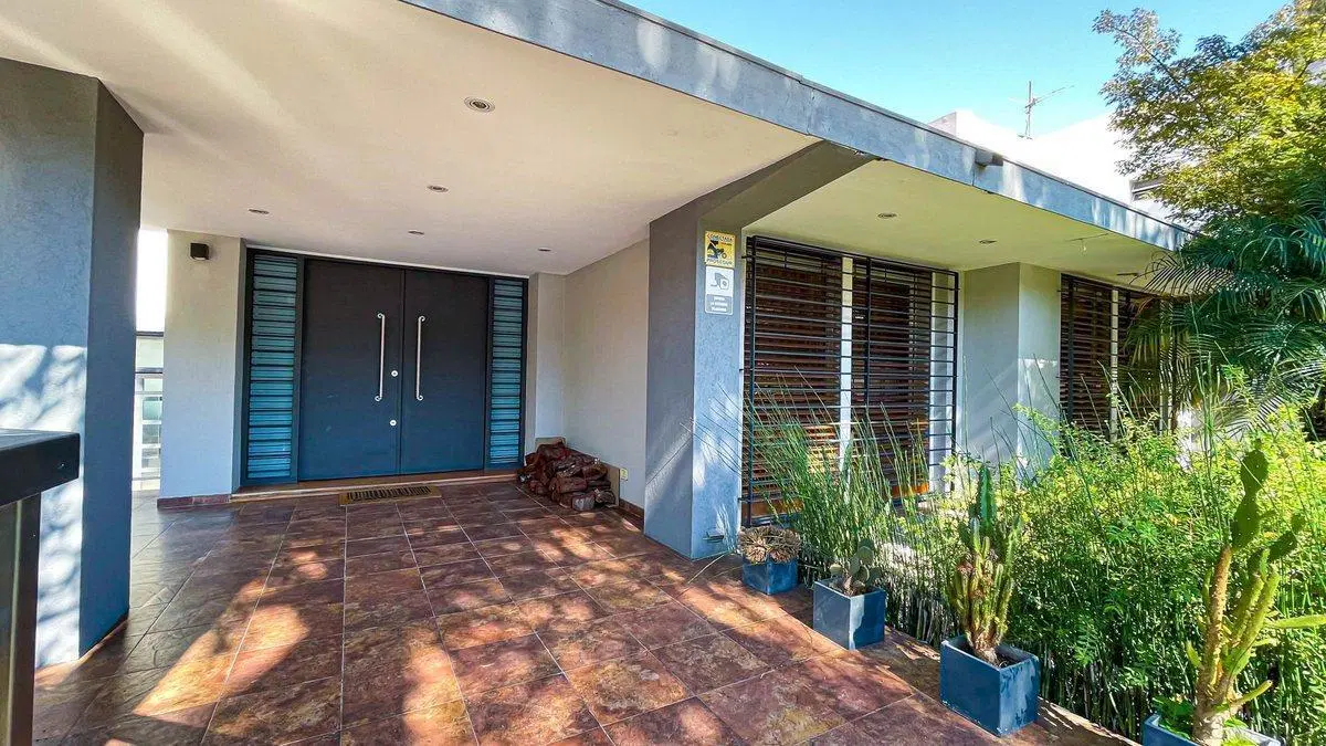 VENTA CASA 6 AMBIENTES VILLA SARMIENTO PILETA 4