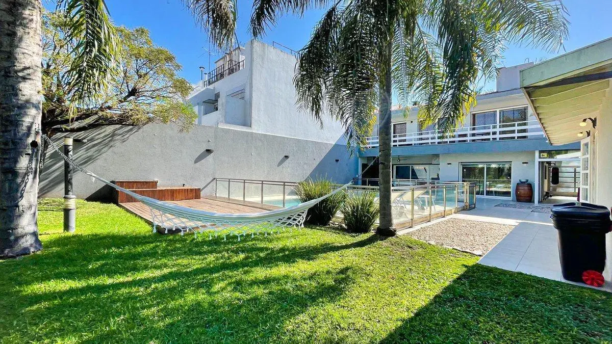 VENTA CASA 6 AMBIENTES VILLA SARMIENTO PILETA 5