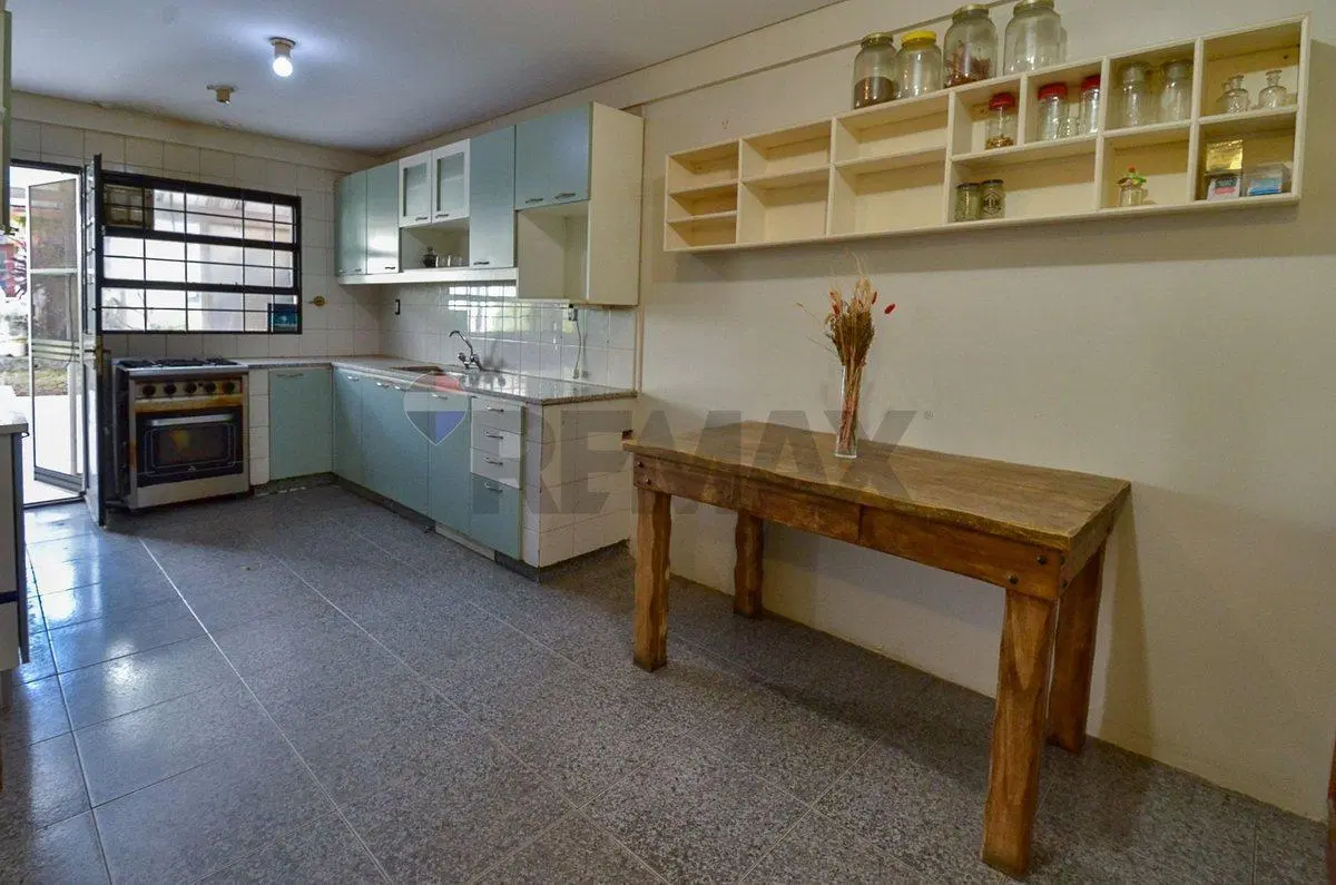 Espectacular casa a la venta en La Paternal 3