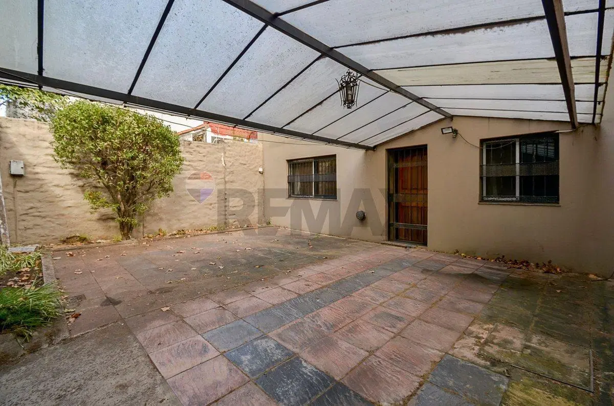 Espectacular casa a la venta en La Paternal 2