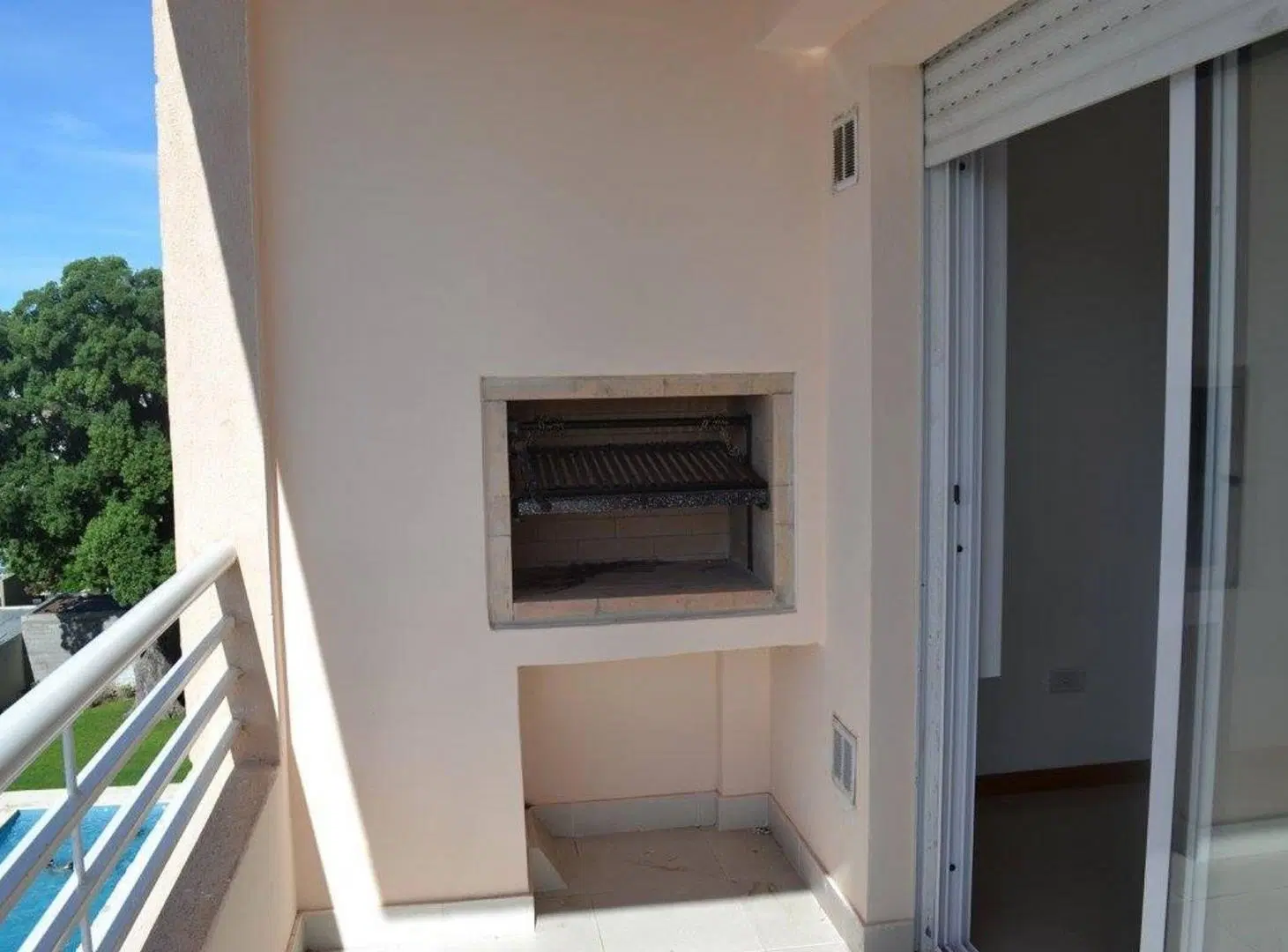 VENTA DEPTO 3 AMB CON COCHERA Y BAULERA MORON 8