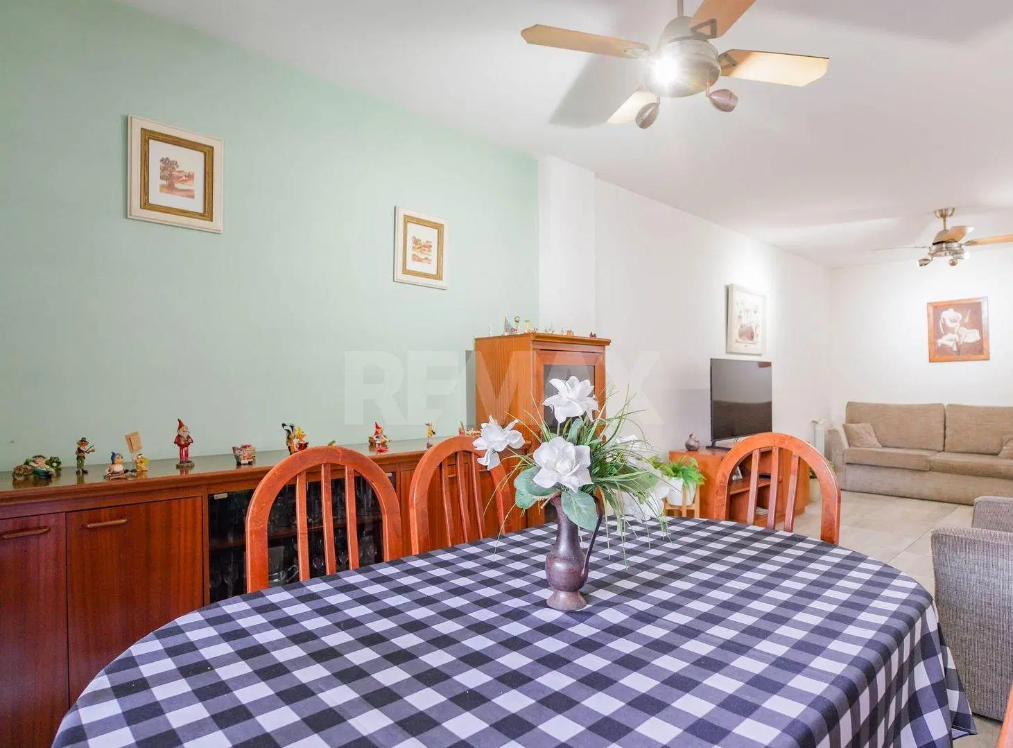4 ambientes con parrilla + 2 patios APTO CREDITO 5