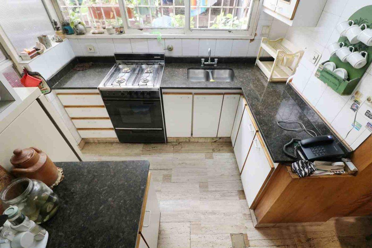 Foto de VENTA DEPTO 5 AMB. / DEPENDENCIA/COCHERA/PATIO, imagen 2