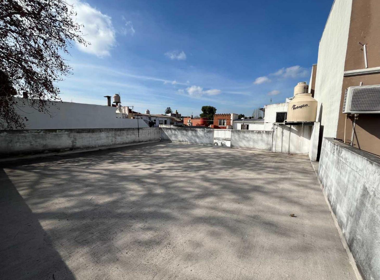 Foto de VENTA PH 3 AMBIENTES PATIO Y TERRAZA V.BALLESTER, imagen 3