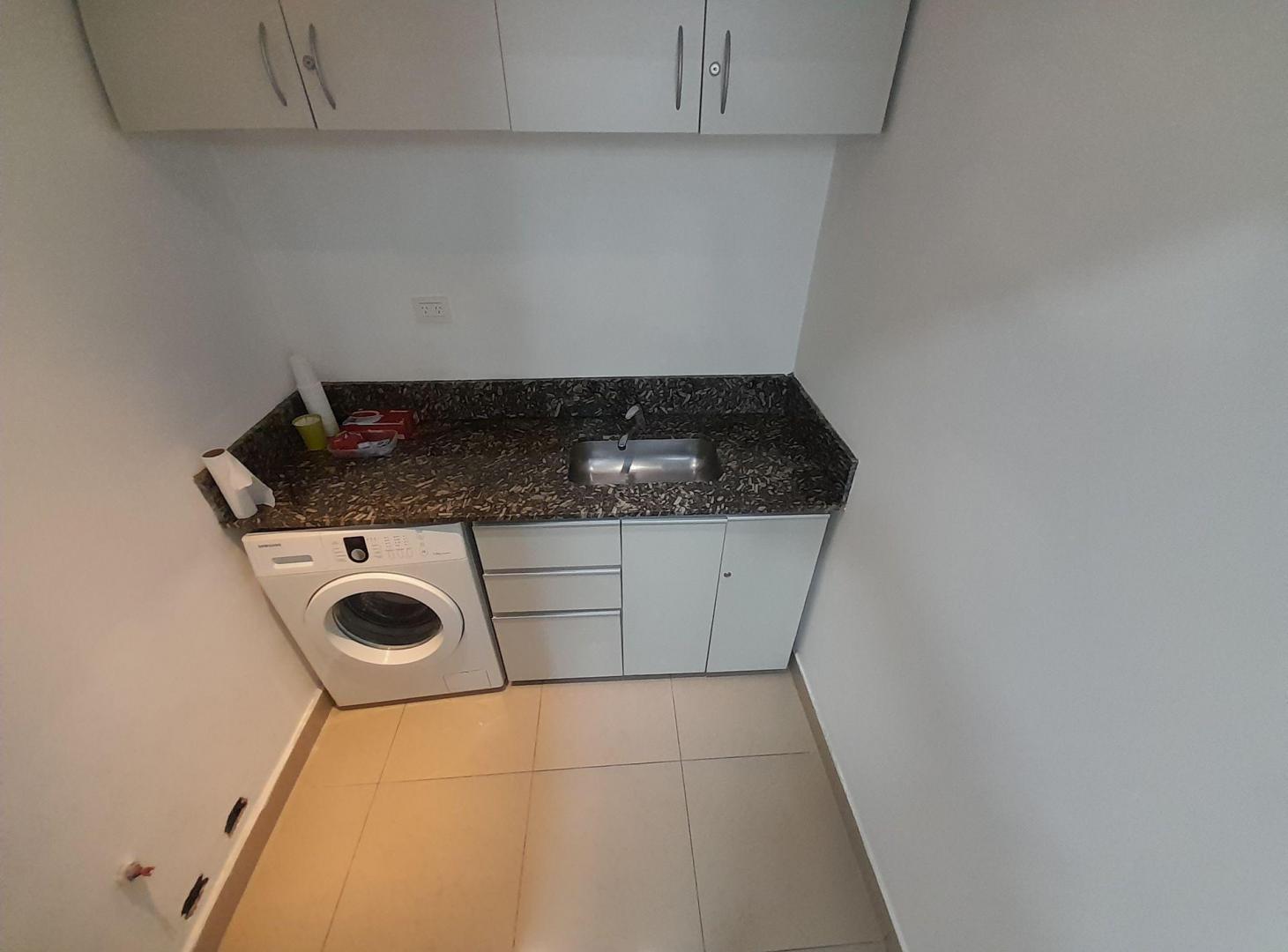 Foto de Venta Oficina + 2 cocheras en microcentro, imagen 2