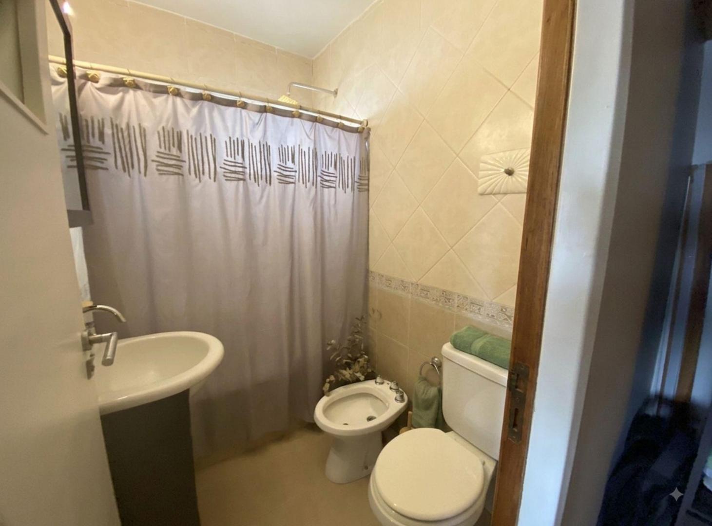 Foto de Departamento 4 amb. en venta en Flores luminoso, imagen 3