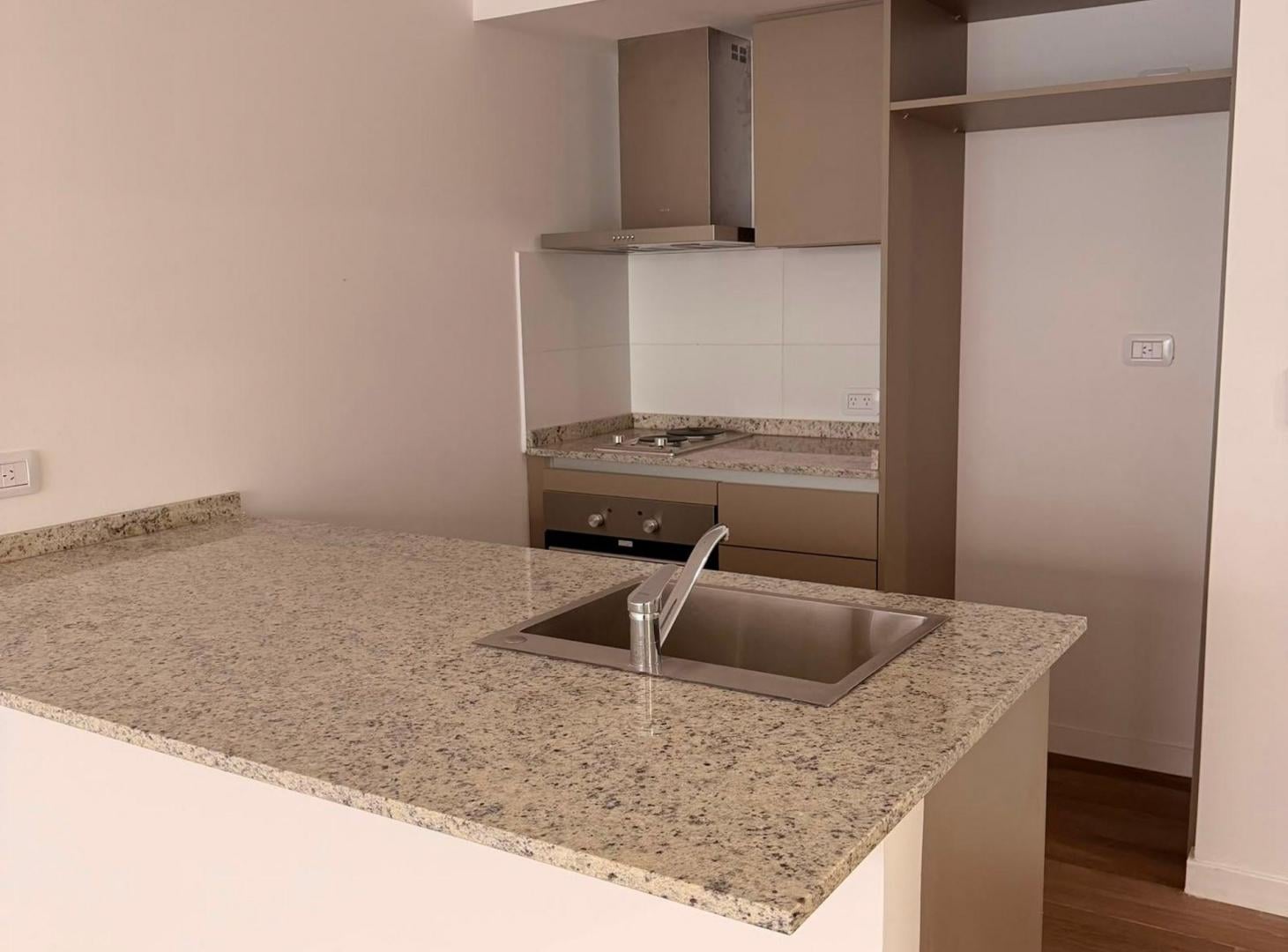 Foto de ALQUILER MONOAMBIENTE PATIO Y CONEXION LAVARROPAS, imagen 4