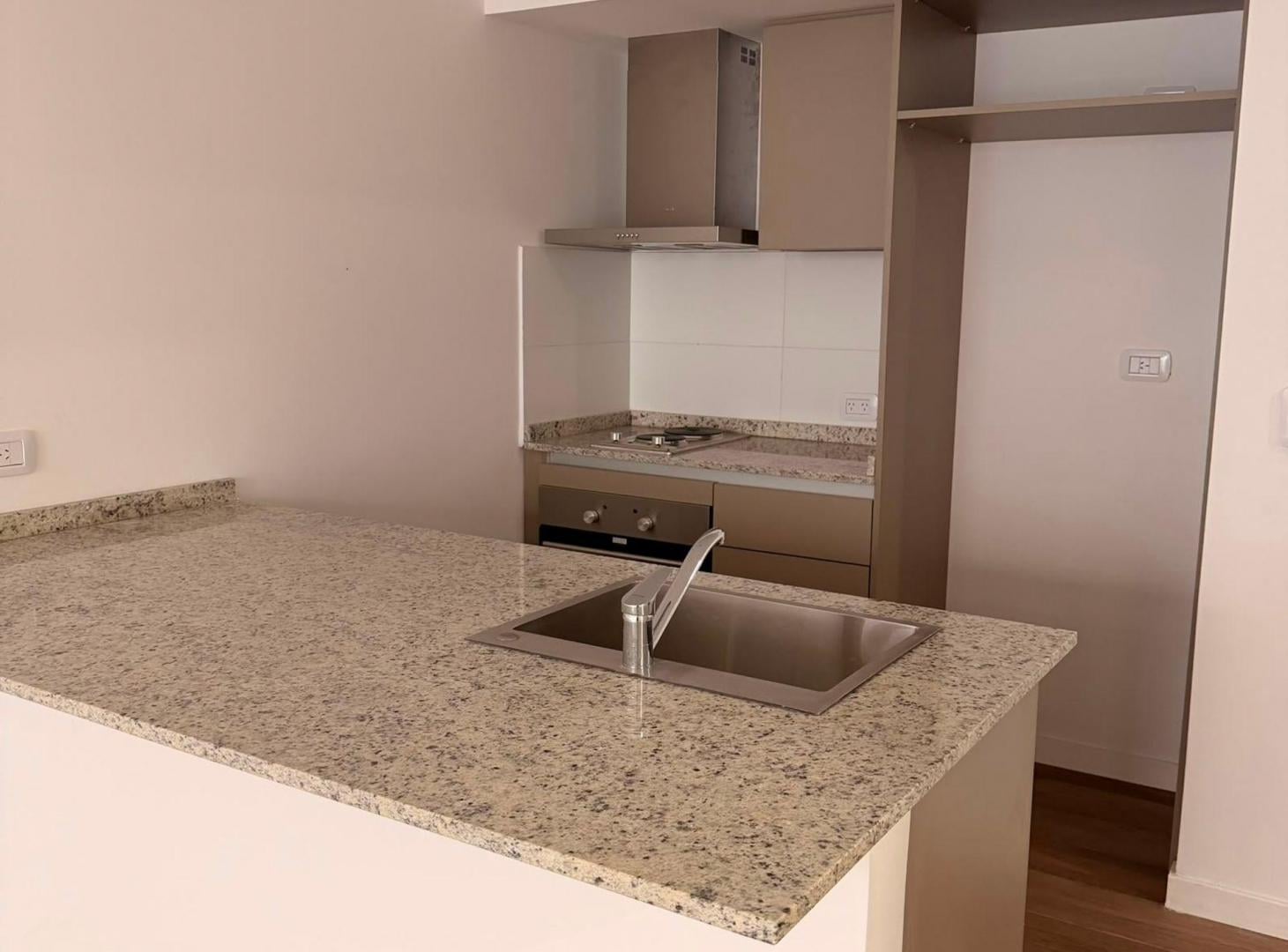 Foto de ALQUILER MONOAMBIENTE PATIO Y CONEXION LAVARROPAS, imagen 5