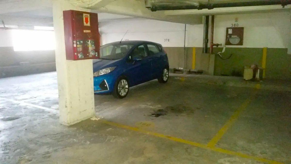 Foto de VENTA COCHERA CUBIERTA EN MICROCENTRO, imagen 4