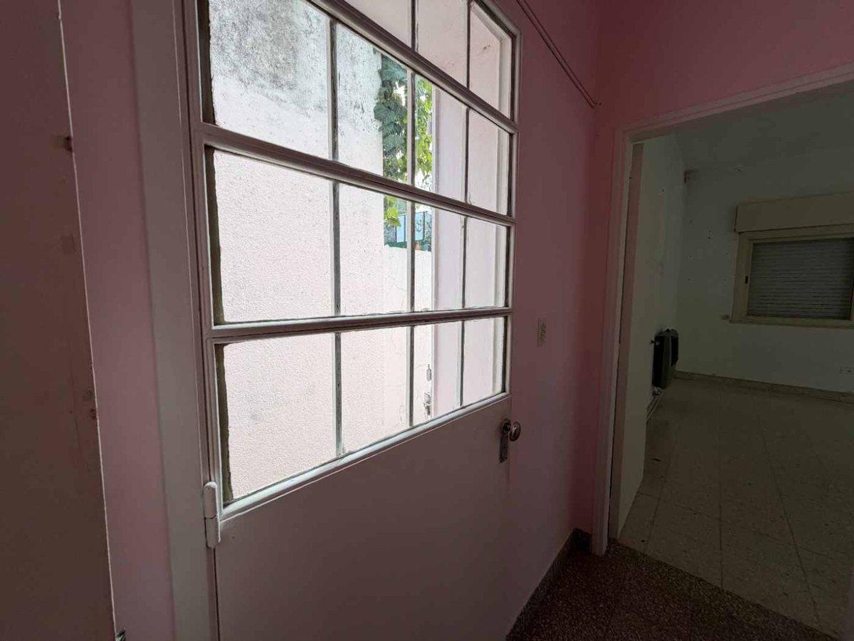 Foto de Venta Casa 5 ambientes en Vicente Lopez cochera, imagen 2