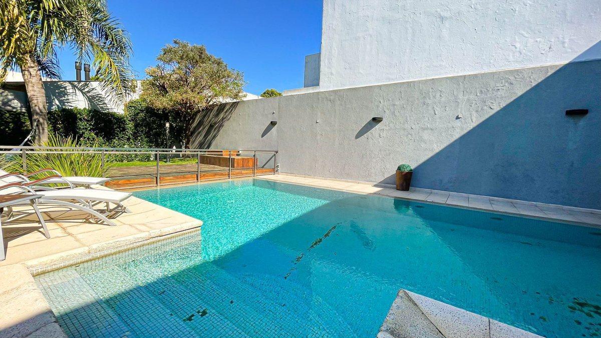 Foto de VENTA CASA 6 AMBIENTES VILLA SARMIENTO PILETA, imagen 5