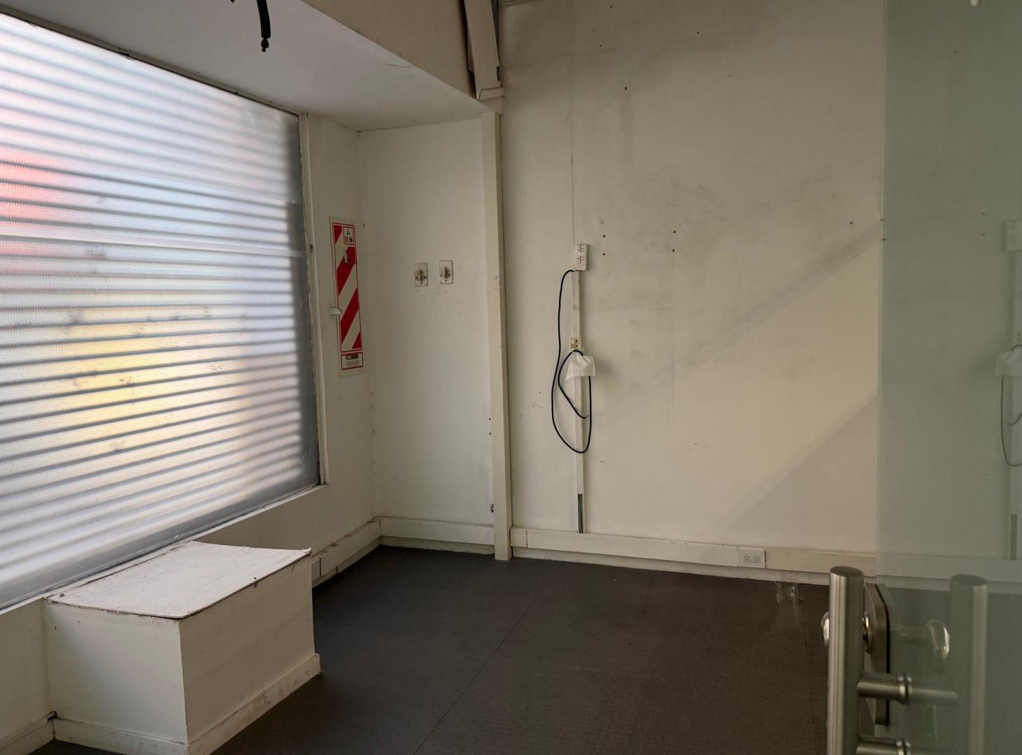 Foto de Venta Local c/ Subsuelo y Oficinas | Apto T. Rubro, imagen 1