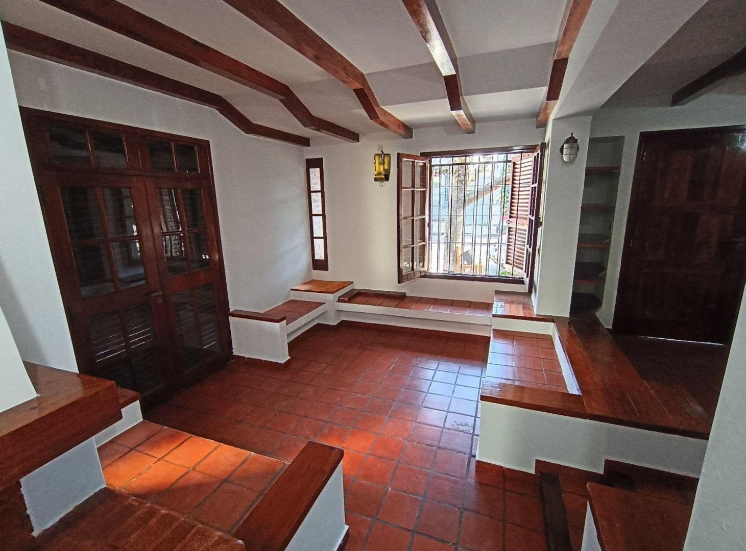 Foto de Casa 6 amb con pileta, quincho, jardín y cochera, imagen 2