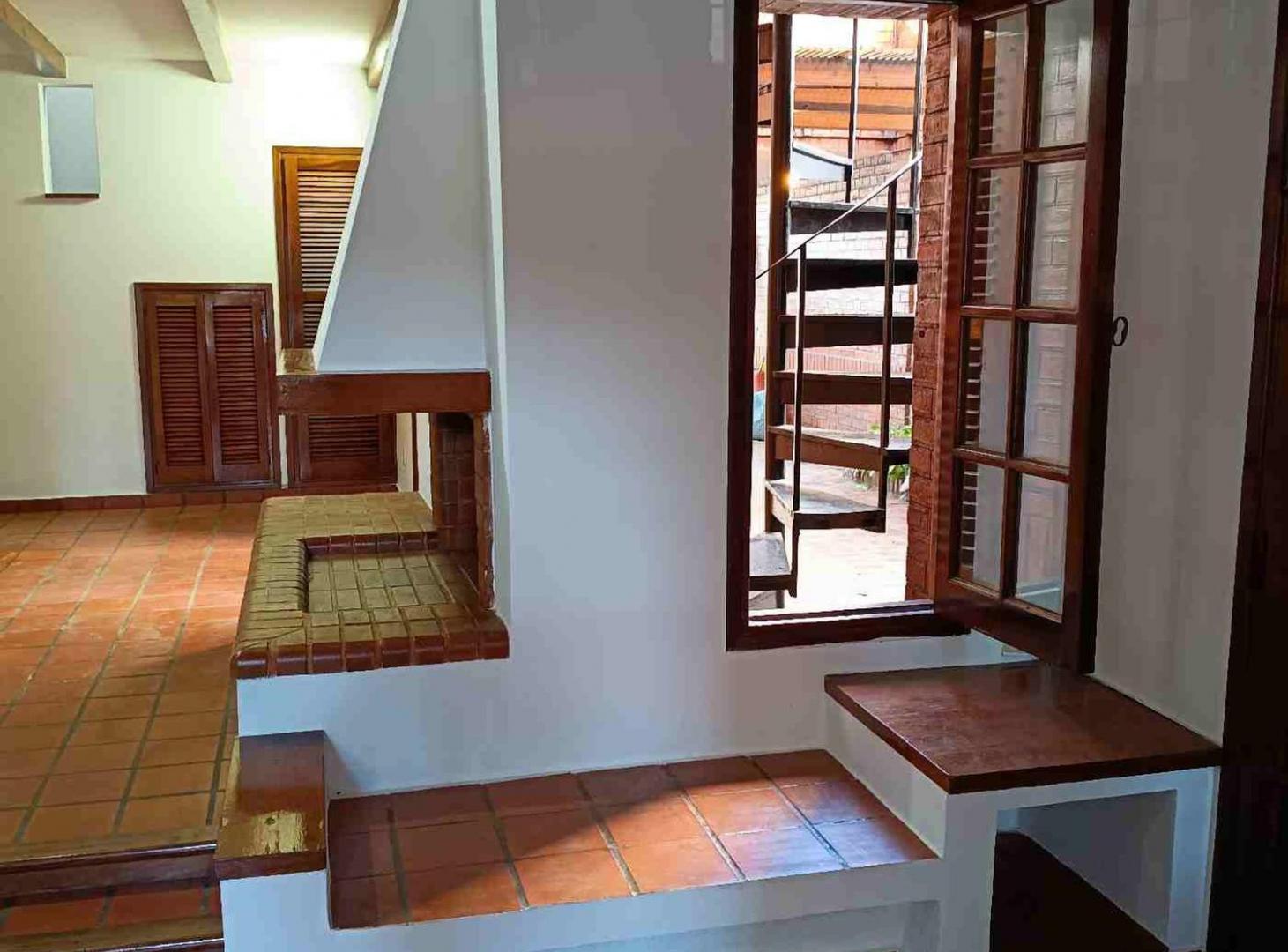 Foto de Casa 6 amb con pileta, quincho, jardín y cochera, imagen 5