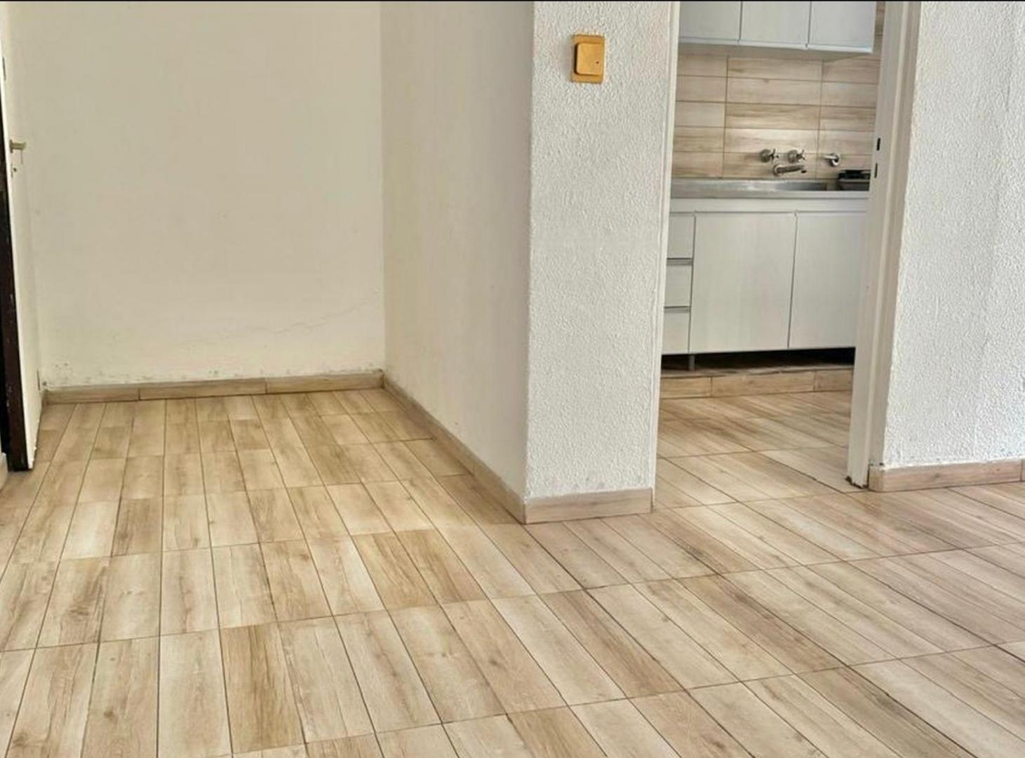 Foto de VENTA DEPARTAMENTO 3 AMBIENTES BARRACAS, imagen 2