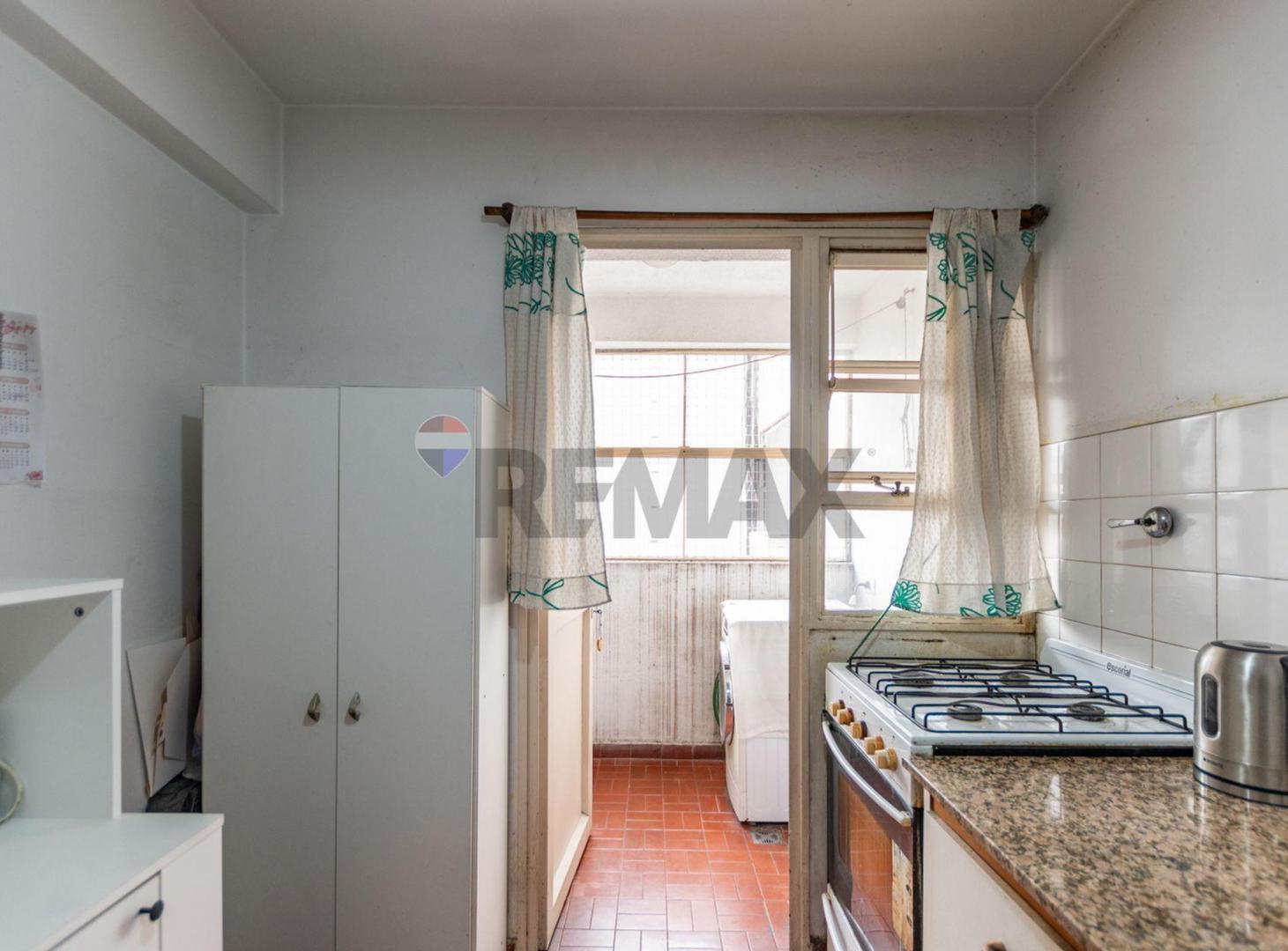 Foto de DEPARTAMENTO 3 AMBIENTES C/COCHERA - SAN CRISTOBAL, imagen 2