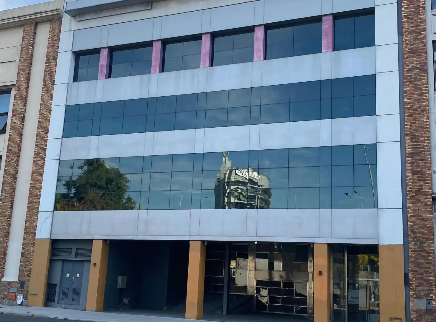 Av. INGENIERO HUERGO 1335 - EDIFICIO EN BLOCK ALQUILER o VENTA 3