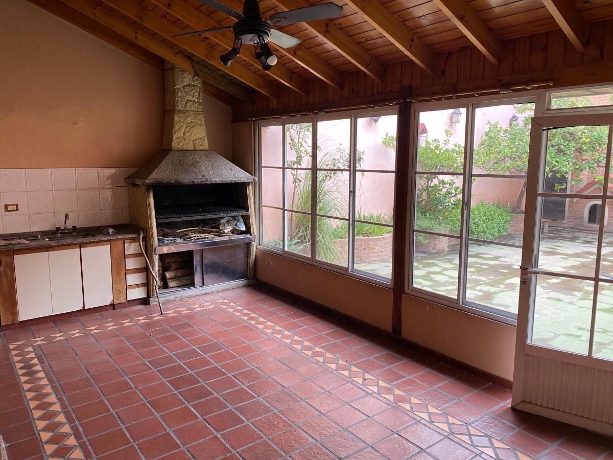 Pasco Al 1000 - San Cristobal - Excelente Casa de 5 Amb. con Quincho!retasado 2