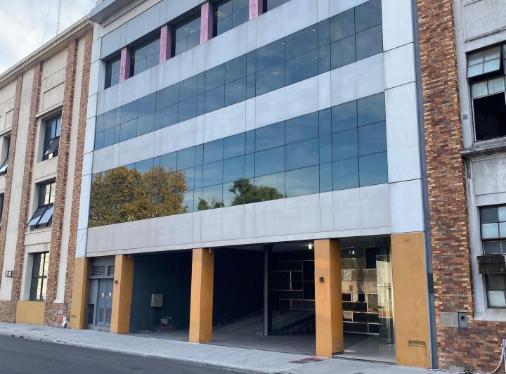 Av. Huergo 1335 - Excelente edificio en block de 2335 m2!!! 1