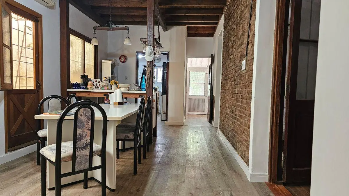 4 amb + escritorio; Martínez; casa en terreno propio 1