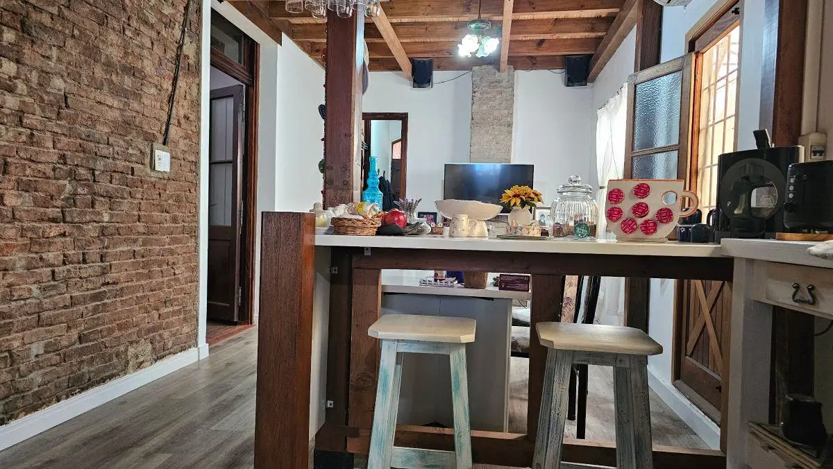 4 amb + escritorio; Martínez; casa en terreno propio Gran oportunidad 8