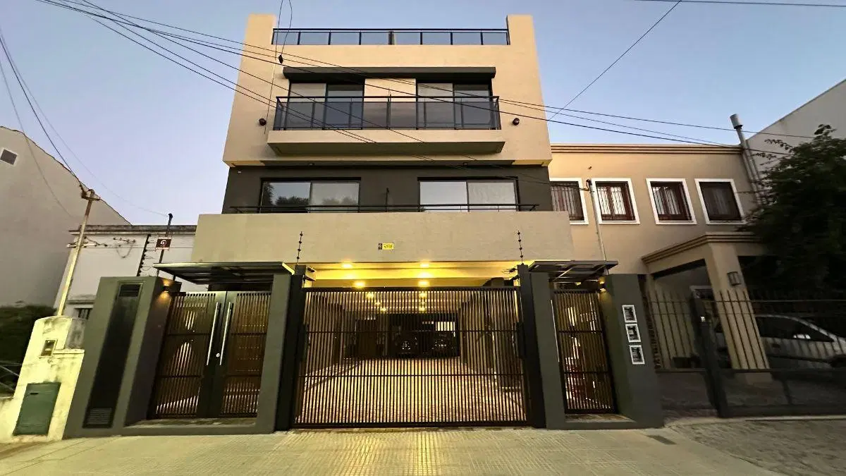 3 AMB. 1 SUITE TRIPLEX A ESTRENAR COCHERA, TERRAZA PROPIA 1 C/ AVENIDA 2