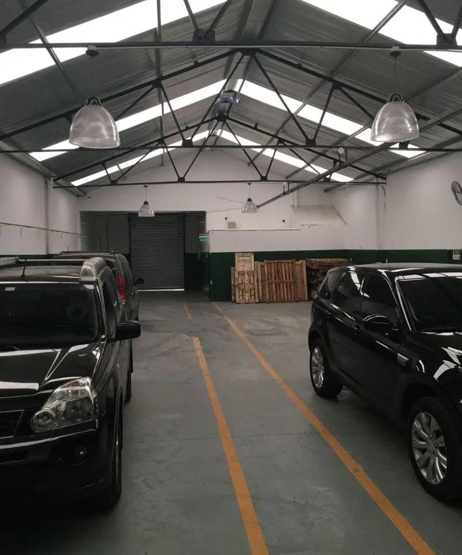 MARTÍNEZ ZONA INDUSTRIAL 2 C/ AV. FLEMING Y 6 C/ DARDO ROCHA 4