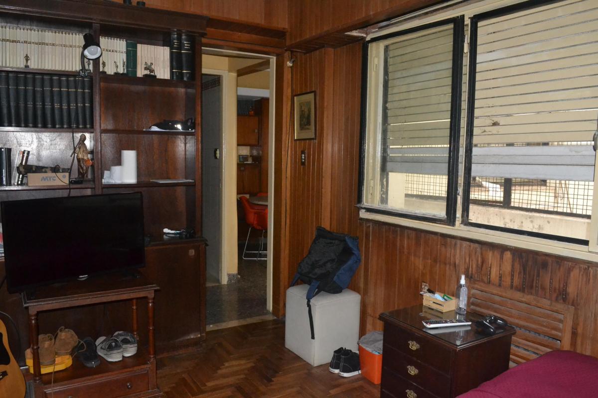 4 Ambientes con Dependencia - 7° Piso Al Frente - a Remodelar - 2