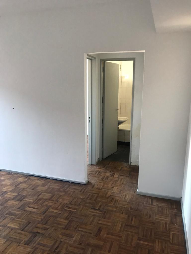 Oportunidad! Dos Ambientes con Balcón - 8° Piso - Belgrano - con Renta 5