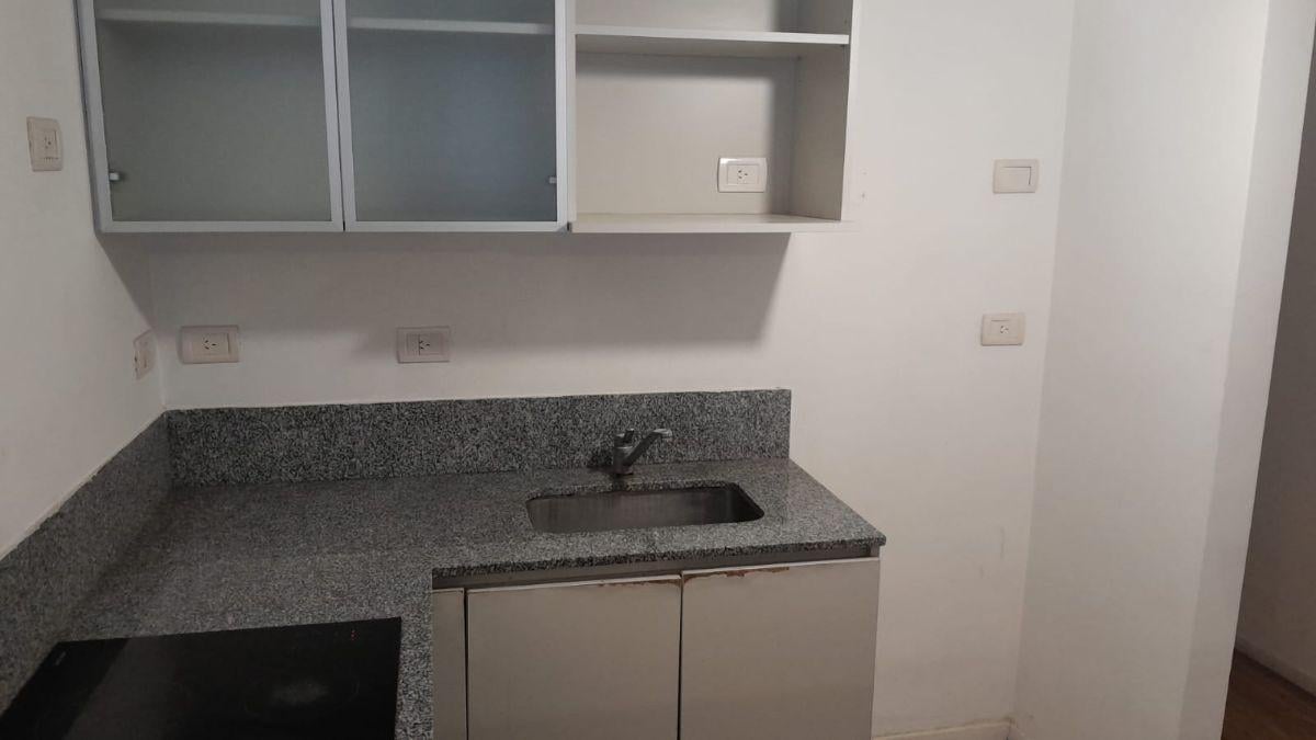 Foto de MUY BUEN MONOAMBIENTE - AL FRENTE - NO PERMITE MASCOTAS- 1°PISO- OPCION, imagen 5
