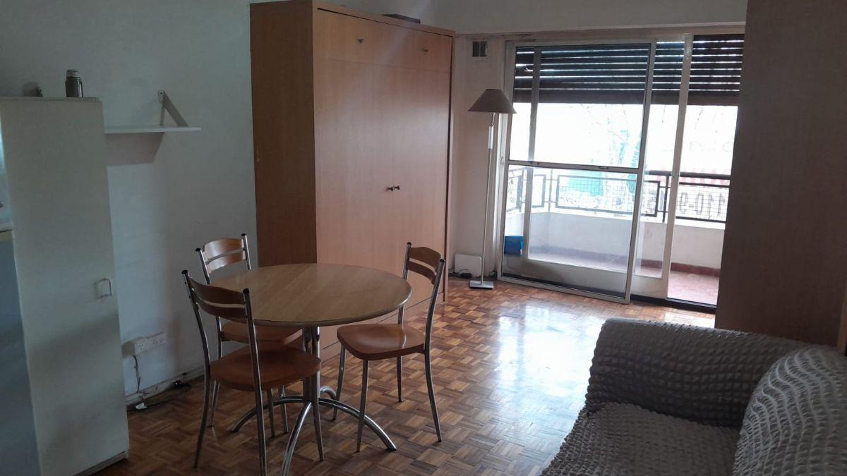 Foto de MUY LINDO MONOAMBIENTE CON MUEBLES- AL FRENTE- PERMITE MASCOTAS 3° PISO, imagen 2