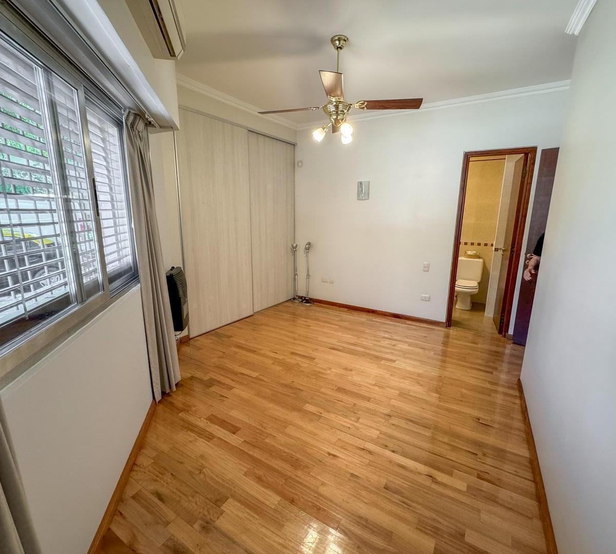 Venta Casa 4 Ambientes Patio Terraza Quincho en Urquiza R 4