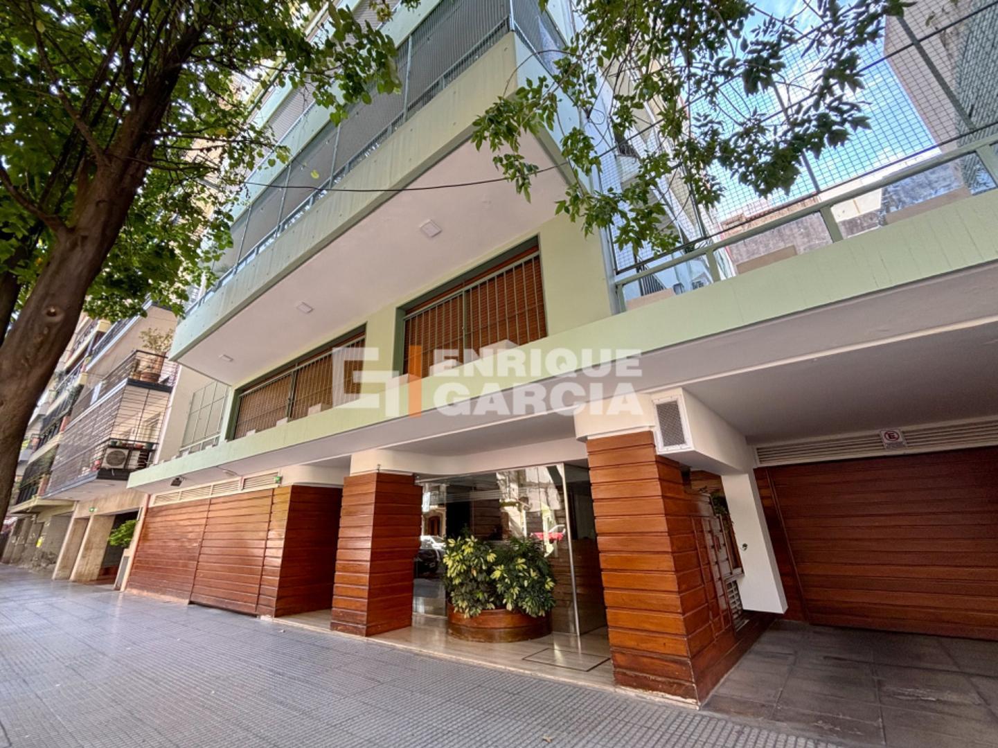Foto de VENTA PISO 4 AMB C/DEPEN BALCÓN CORRIDO COCHERA BAULERA, imagen 1
