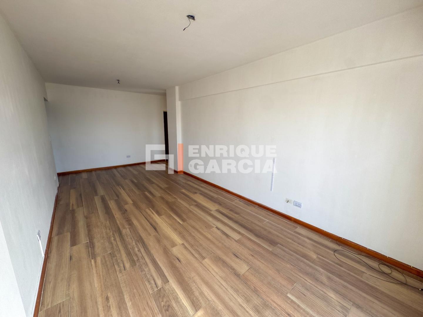 Foto de VENTA DEPARTAMENTO 4 AMBIENTES SUPER LUMINOSO EN COGHLAN, imagen 4
