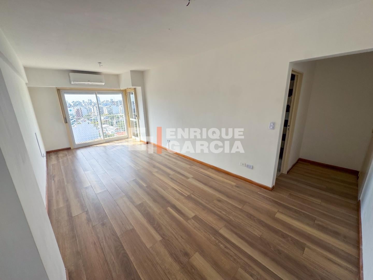 Foto de VENTA DEPARTAMENTO 4 AMBIENTES SUPER LUMINOSO EN COGHLAN, imagen 1