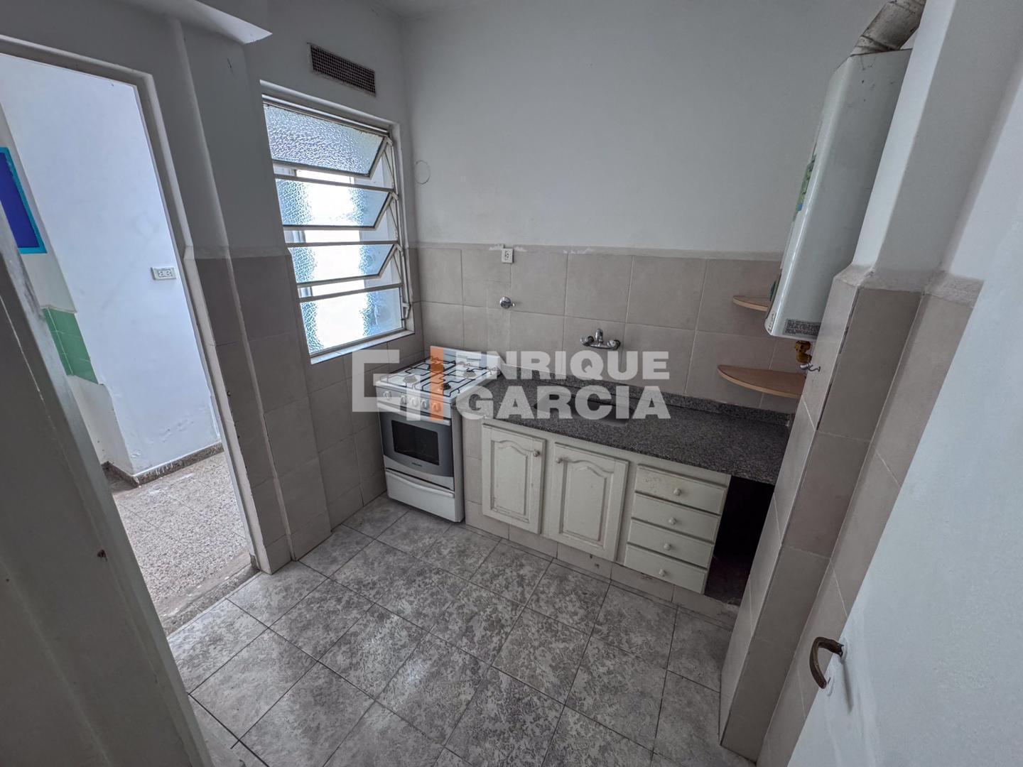 Foto de VENTA 4 AMBIENTES EN PLANTA BAJA AL FRENTE CON PATIO AP PROF, imagen 5